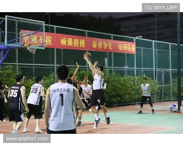 深圳篮球队的意识提升与团队协作探讨聚焦篮球发展新方向