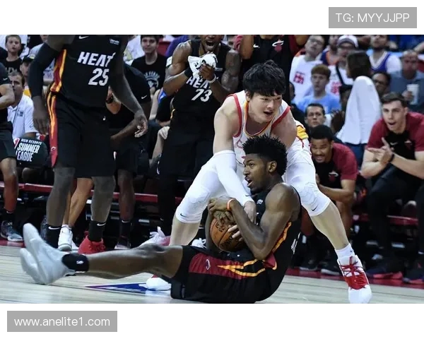 2014夏季联赛火箭队与热火队精彩对决回顾与分析