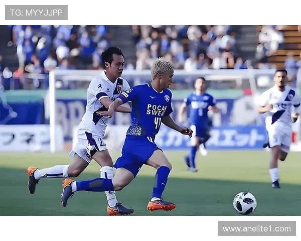 横滨水手与田喜悦的激烈对决揭示足球战术与团队合作的重要性 横滨水手与田喜悦的激烈对决揭示足球战术与团队合作的重要性