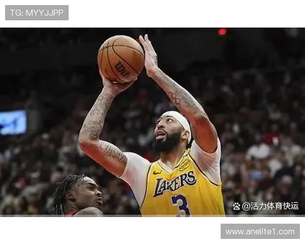 湖人对决猛龙精彩回顾:06月1日的篮球盛宴与精彩瞬间分析 湖人对决猛龙精彩回顾:06月1日的篮球盛宴与精彩瞬间分析